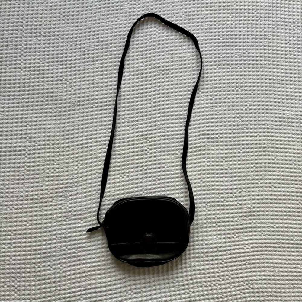 Vintage 80’s Unisa Black Leather Crossbody